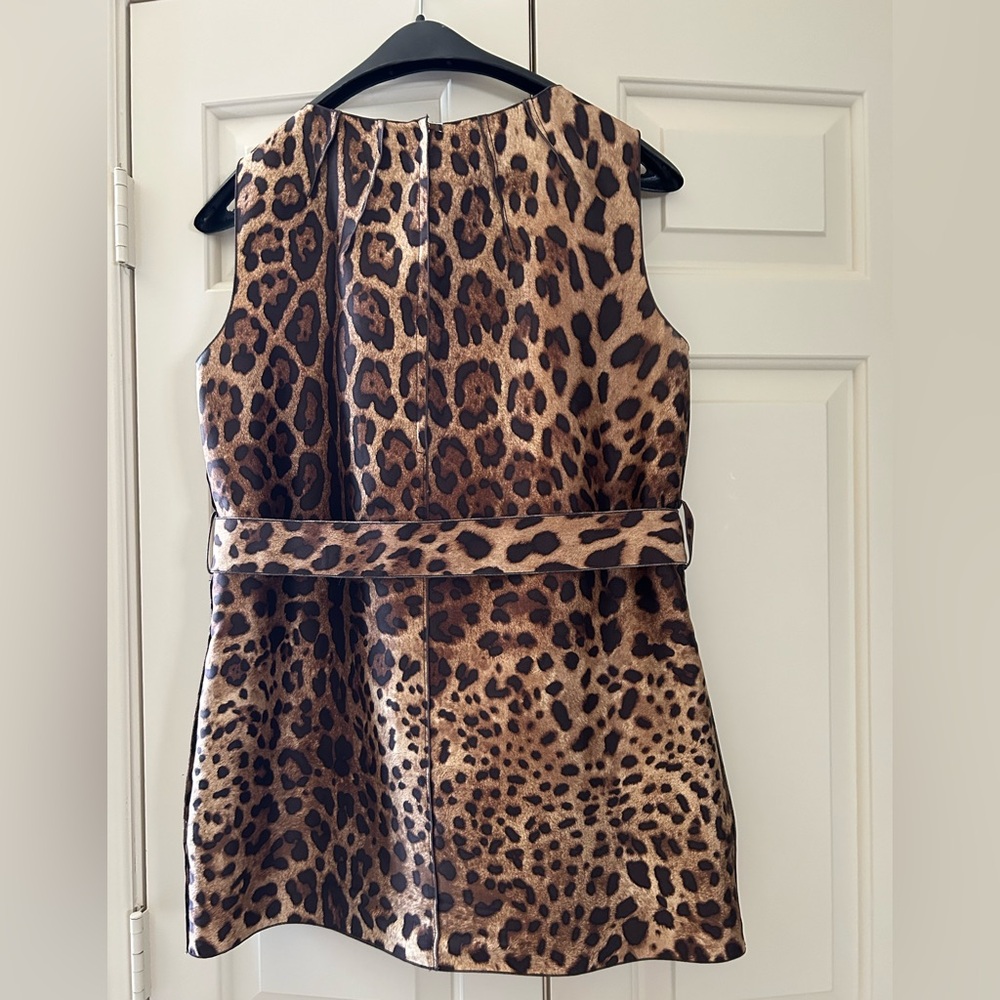 Dolce & Gabbana Leopard Print Mini Dress /tunic matching black pants
new $1795 - Picture 5 of 11